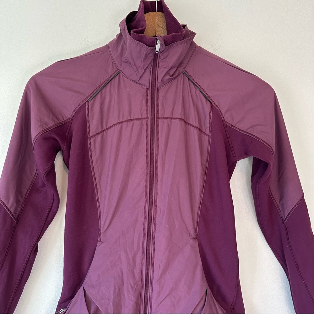 Lululemon Can’t Stop Jacket in Mini Hyper Stripe Plum Matte Glyde Rulu, size 4 - Picture 8 of 16